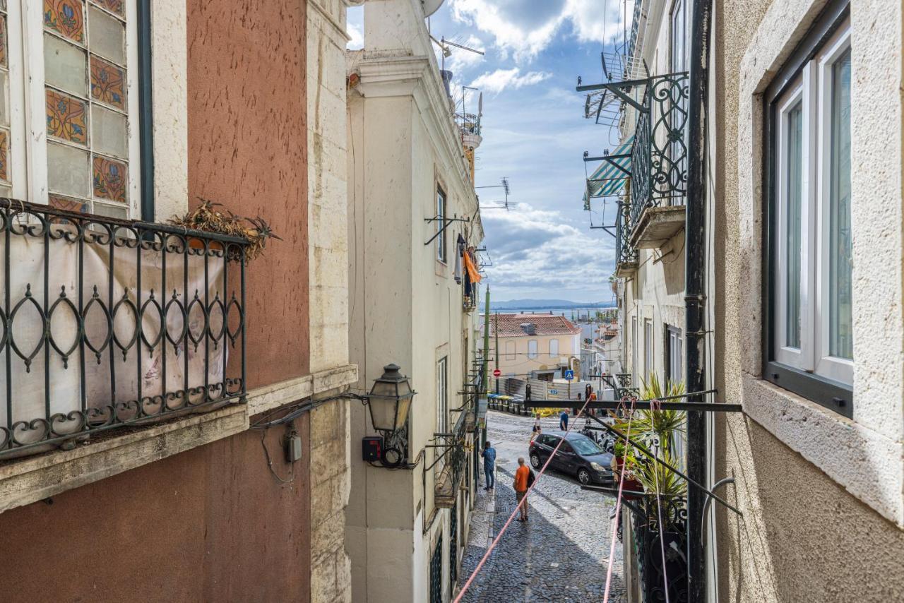 Alfama'S Heart Apartment By Lovelystay Lisbon Exterior photo